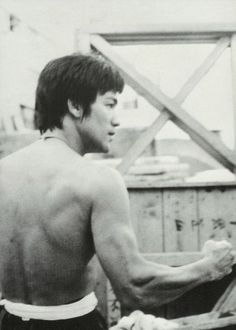 Bruce Lee grip 2